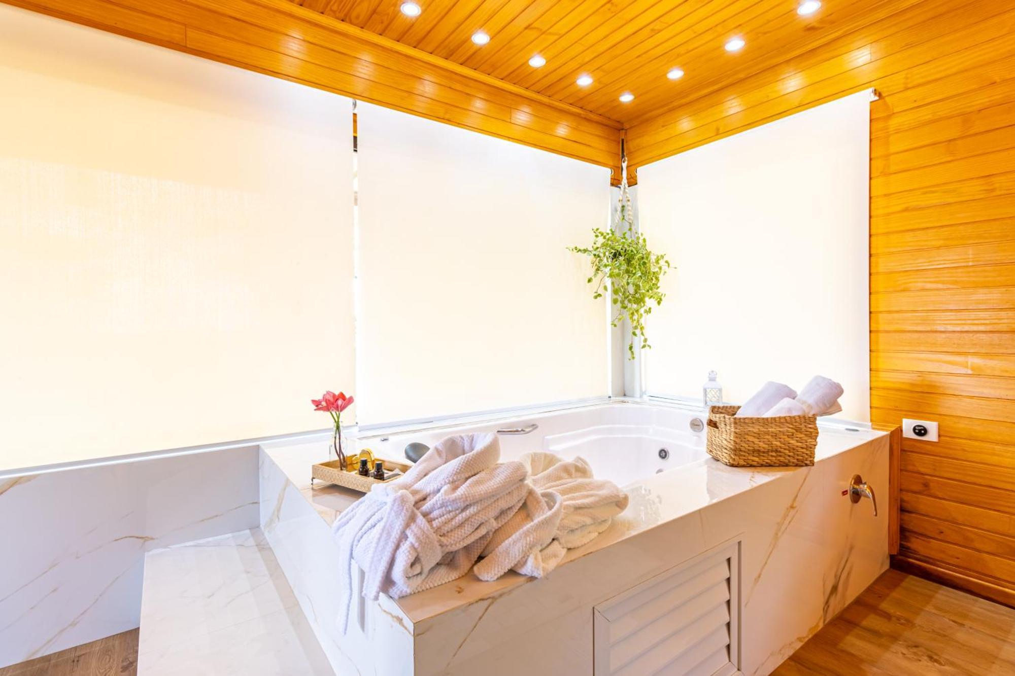 Chalet Romantica Na Serra Com Hidro, Lareira, Lagos E Trilhas Bom Retiro (Santa Catarina)